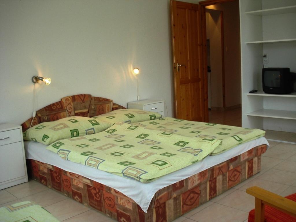 Klassz Apartmanház Balatonfüred Quarto foto